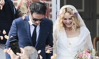 Người tình 14 năm không cưới của Johnny Depp lên xe hoa ở tuổi 45