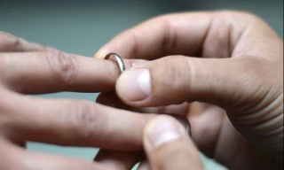 Bỏ bạn trai nghèo khó, tôi chấp nhận kiếp vợ lẽ 