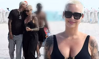 Vũ nữ thoát y Amber Rose tình tứ bạn trai mới ở Miami