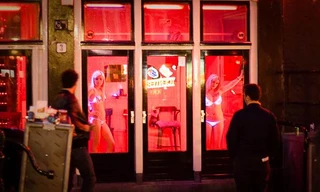 Những bí ẩn sau khu đèn đỏ Amsterdam