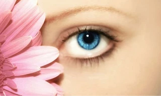 Phát hiện bệnh từ... mắt