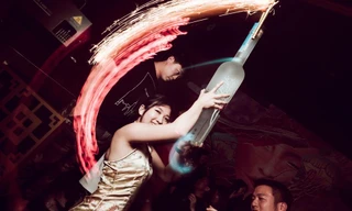 Những cô gái Thái ôm mộng đổi đời ở hộp đêm Singapore