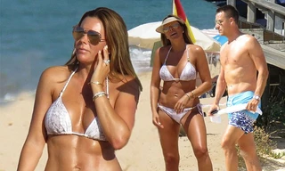Vợ John Terry diện bikini bốc lửa trên bãi biển Bồ Đào Nha