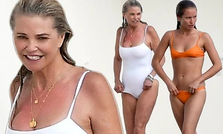 Mỹ nhân áo tắm U70 trẻ đẹp ngỡ ngàng bên con gái 19 tuổi