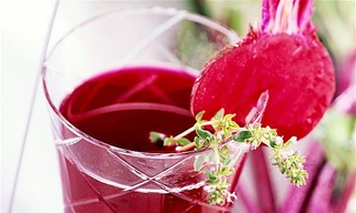 Công dụng tuyệt vời của nước ép củ cải đường