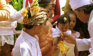 Khám phá những tục lệ kỳ lạ về sinh nở trên thế giới