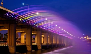 Đài phun nước cầu vồng lung linh ở Seoul 