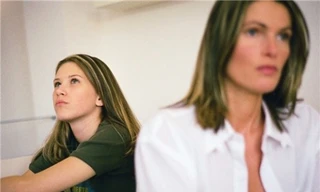 Khi con gái xin tiền đi… chuyển giới