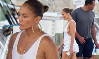 Jennifer Lopez áo tắm gợi cảm bên bồ trẻ