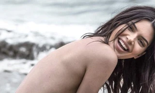 Em gái siêu mẫu của Kim ‘siêu vòng ba’ bị lộ hàng chục ảnh nhạy cảm