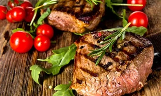 Mẹo giảm nguy cơ độc hại cho món thịt nướng