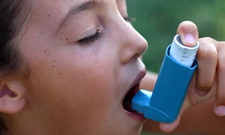 Mùa nắng nóng trẻ vẫn rất dễ bị viêm phổi