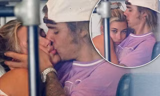 Justin Bieber âu yếm hôn thê Hailey Baldwin trong quán cafe