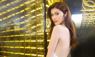 Thiên thần nội y gốc Á khoe lưng trần gợi cảm