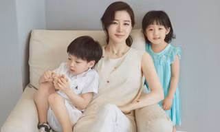 Nàng 'Dae Jang Geum’ khoe vẻ đẹp không tuổi