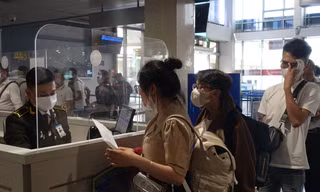Sân bay Tân Sơn Nhất tăng cường giải pháp chống ùn ứ dịp cao điểm hè