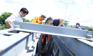 Sau sự cố sà lan va chạm, cầu thép An Phú Đông khi nào lưu thông lại? 