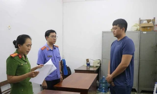 Khởi tố người đàn ông hành hung bác sĩ 