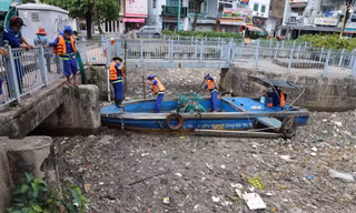 Ô nhiễm tái xuất trên những con kênh vừa được cải tạo nghìn tỷ ở TPHCM 