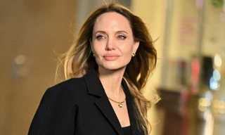Angelina Jolie đảo ngược tình thế trước Brad Pitt