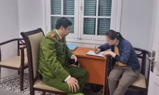 Bản tin 8H: 'Chặt chém' khách Tây 3 cái bánh rán giá 100.000 đồng