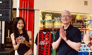 Tim Cook gặp gỡ Suboi 