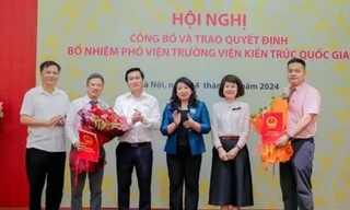 Bản tin 8H: Trao Quyết định của Bộ trưởng Bộ Xây dựng về công tác cán bộ