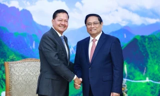Thủ tướng Phạm Minh Chính tiếp Phó Thủ tướng Campuchia Neth Savoeun