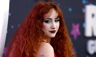 Nữ ca sĩ vượt mặt Taylor Swift