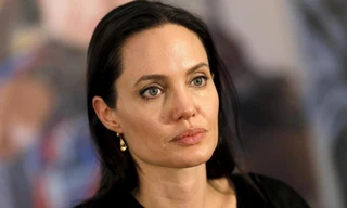 Angelina Jolie từ bỏ vụ kiện về Brad Pitt 