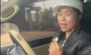 Bản tin 8H: Xác minh nữ tài xế vừa lái xe vừa hát karaoke ở Đắk Lắk