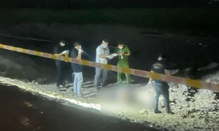 Bản tin 8H: Thi thể nam giới cháy đen tại bãi đất trống