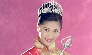 Sắc vóc tuổi 50 của Hoa hậu Hong Kong vừa nghỉ Tết ở Việt Nam