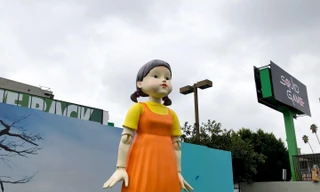 Độ nổi tiếng khó cãi của "Squid Game": Xuất hiện bất ngờ trên đường phố xứ cờ hoa