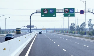 Từ 5/5, xe trả phí thủ công bị cấm đi cao tốc hiện đại nhất nước