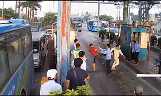 Cảnh hỗn loạn tại trạm BOT Tân Đệ hồi tháng 5 vừa qua.