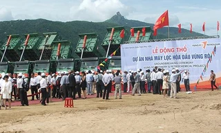 Sau lễ động thổ hoành tráng, Dự án nhà máy lọc hóa dầu Vũng Rô vẫn chỉ nằm trên giấy, và nay bị khai tử. Ảnh: IE.