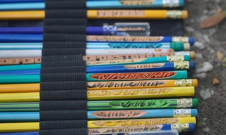 Bạn trẻ TPHCM kỳ công với nghệ thuật điêu khắc trên bút chì 