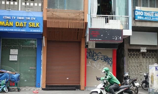 Loạt đơn vị lữ hành giữa trung tâm TPHCM vẫn 'cửa đóng then cài' dù mở cửa du lịch