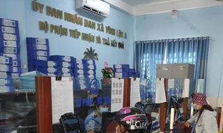 Bị Bộ Nội vụ 'thổi còi', TPHCM kiến nghị Chính phủ cho tăng biên chế công chức cấp phường