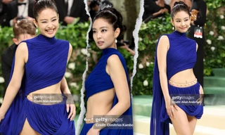 Jennie BLACKPINK diện thiết kế cắt xẻ táo bạo đến Met Gala 2024