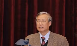 Ông Trần Quốc Vượng phát biểu tại hội nghị (ảnh TTXVN)