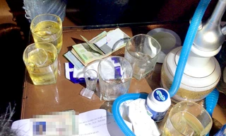 Cảnh sát kiểm tra căn hộ chung cư, đưa nữ người mẫu nổi tiếng về trụ sở