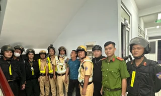 Cảnh sát nổ súng truy bắt nghi phạm cướp xe máy ở TPHCM 