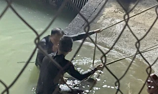 Rủ nhau tắm kênh sau đám giỗ, hai người đuối nước tử vong 