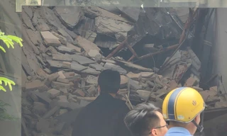 Sập sàn bê tông một tòa nhà ở TPHCM