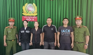 Bắt nhóm cho vay nặng lãi tạt sơn vào nhà con nợ 