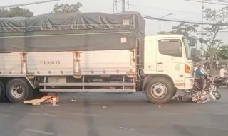 Xe tải va chạm xe máy ở TPHCM, 2 cụ bà tử vong