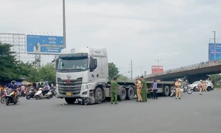 Hai thanh niên tử vong sau cú va chạm với xe đầu kéo 
