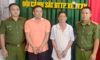 Khởi tố, bắt giam 2 cha con dùng gậy kim loại đánh người trên phố